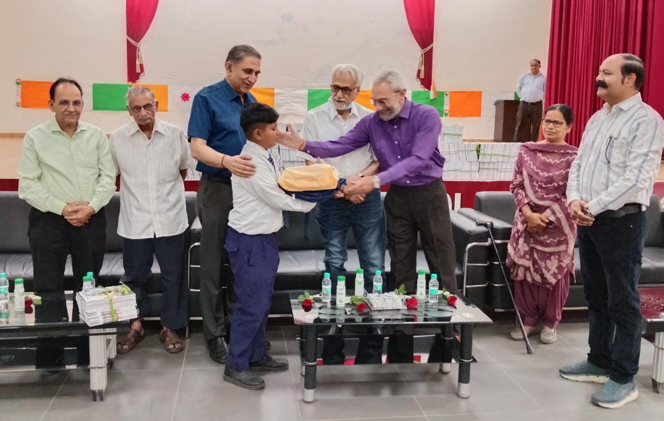 Suman Memorial Society provided books, stationery and uniforms to the needy and promising students of DAV Senior Secondary School Hoshiarpur.